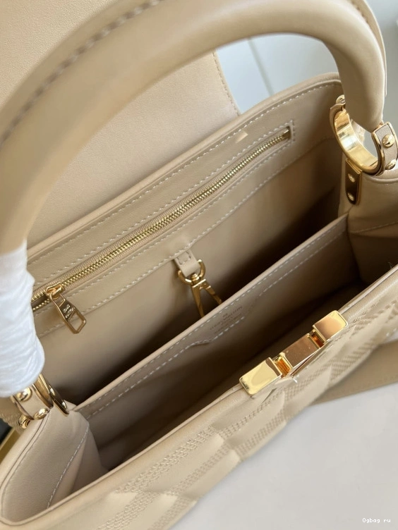 CAPUCINES MM VUITTON LOUIS 0816